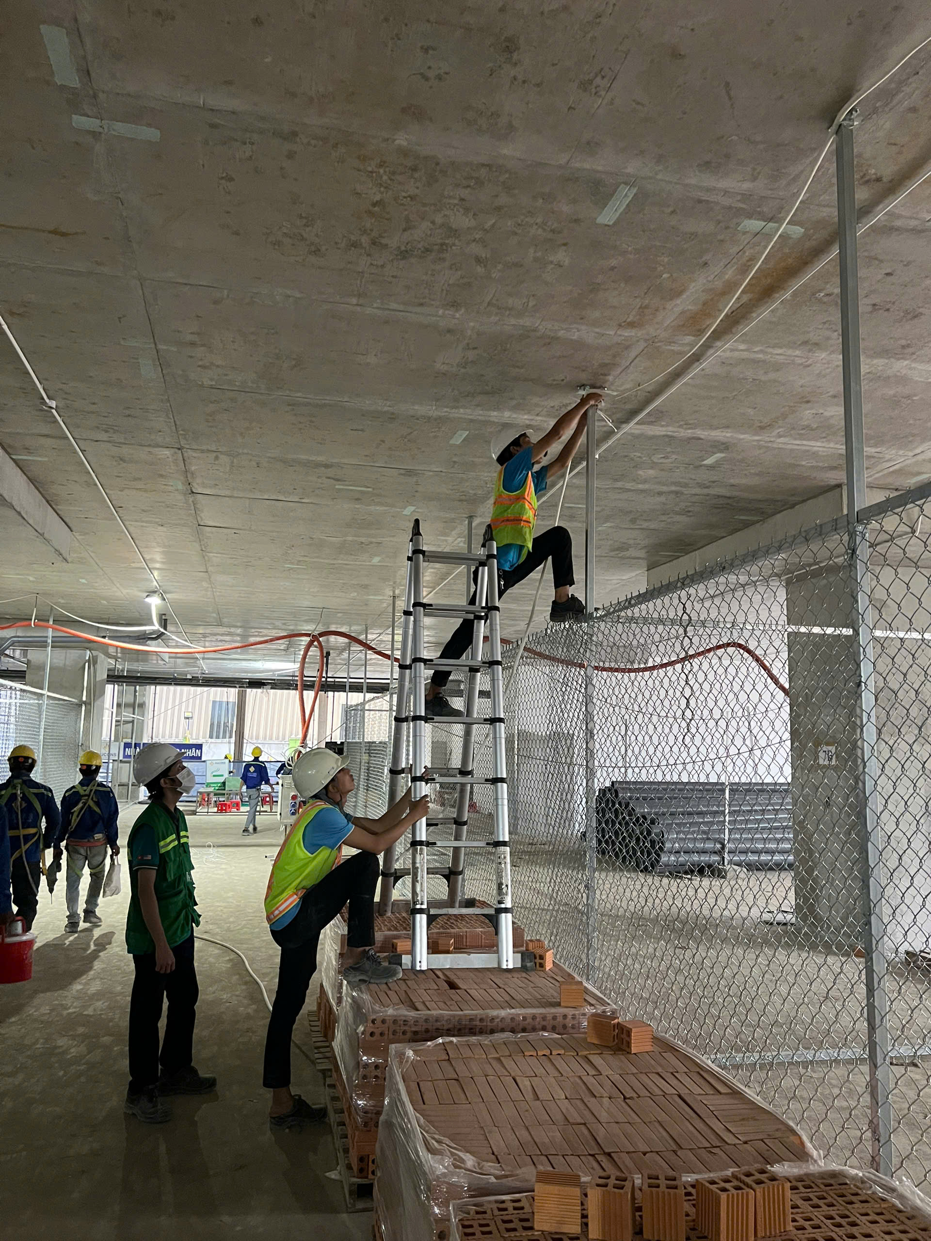 hình ảnh thi công thực tế tại nhà xưởng của An Nhiên