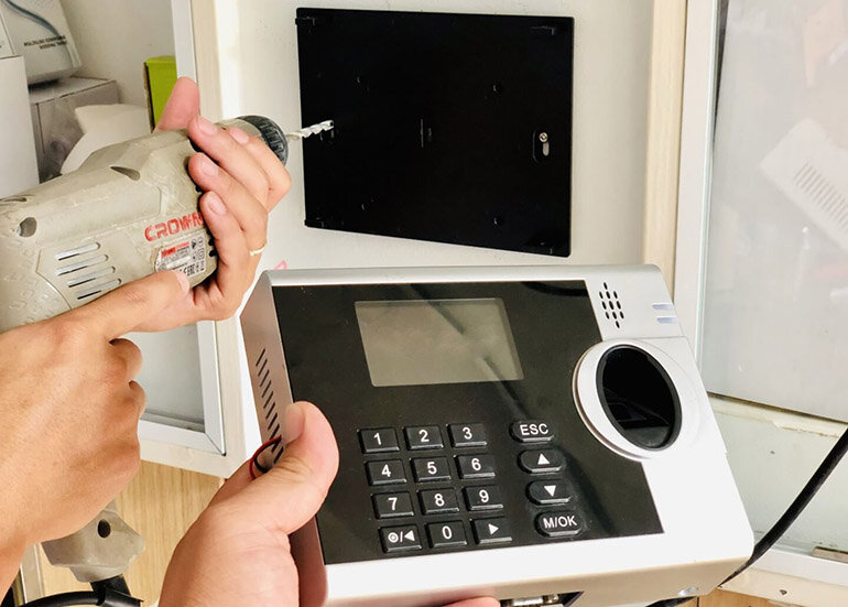 DỊCH VỤ LẮP ĐẶT MÁY CHẤM CÔNG CHUYÊN NGHIỆP